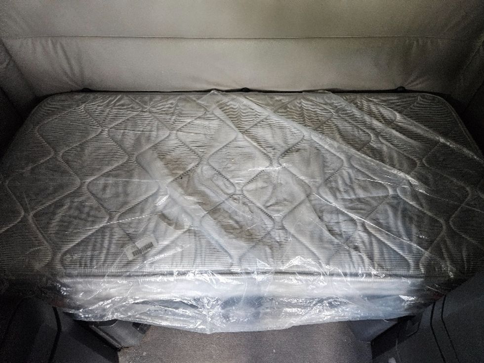 Sleeper Tractor-Heavy Duty Tractors-Freightliner-2020-T12664ST-Poplar Bluff-MO-696,895\n\t\tmiles-$ 47,000 - Image 17