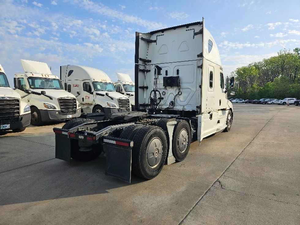 Sleeper Tractor-Heavy Duty Tractors-Freightliner-2020-T12664ST-Poplar Bluff-MO-696,895\n\t\tmiles-$ 47,000 - Image 7