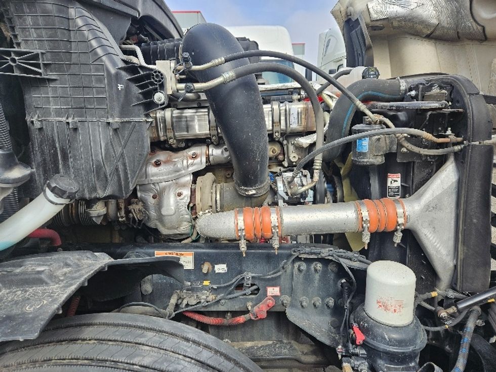 Sleeper Tractor-Heavy Duty Tractors-Freightliner-2020-T12664ST-Poplar Bluff-MO-699,167\n\t\tmiles-$ 44,000 - Image 20