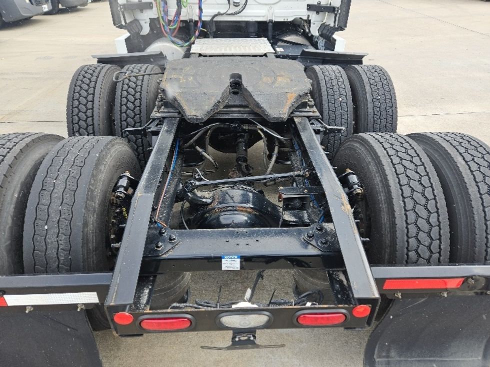 Sleeper Tractor-Heavy Duty Tractors-Freightliner-2020-T12664ST-Poplar Bluff-MO-699,167\n\t\tmiles-$ 44,000 - Image 6