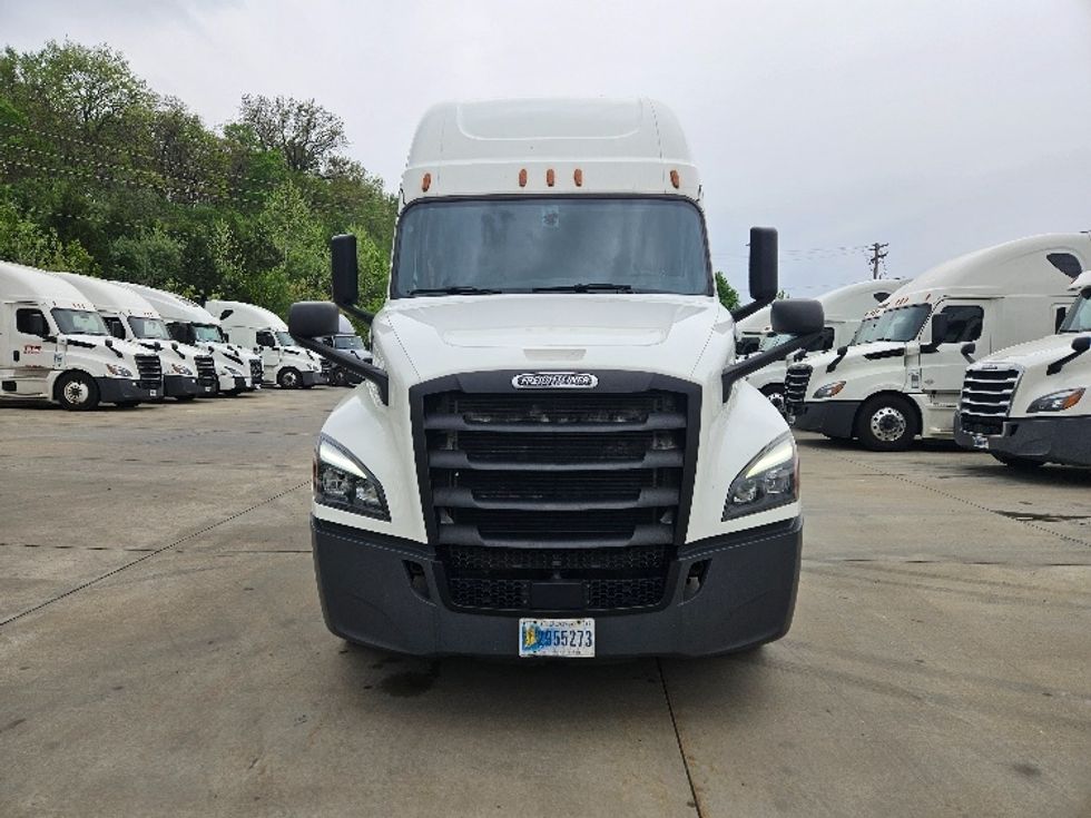 Sleeper Tractor-Heavy Duty Tractors-Freightliner-2020-T12664ST-Poplar Bluff-MO-705,440\n\t\tmiles-$ 46,250 - Image 2