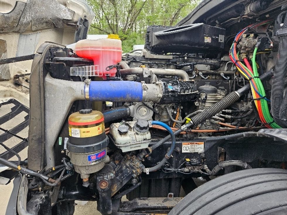 Sleeper Tractor-Heavy Duty Tractors-Freightliner-2020-T12664ST-Poplar Bluff-MO-705,440\n\t\tmiles-$ 46,250 - Image 21