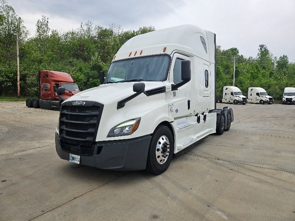 Sleeper Tractor-Heavy Duty Tractors-Freightliner-2020-T12664ST-Poplar Bluff-MO-705,440\n\t\tmiles-$ 46,250 - Image 3