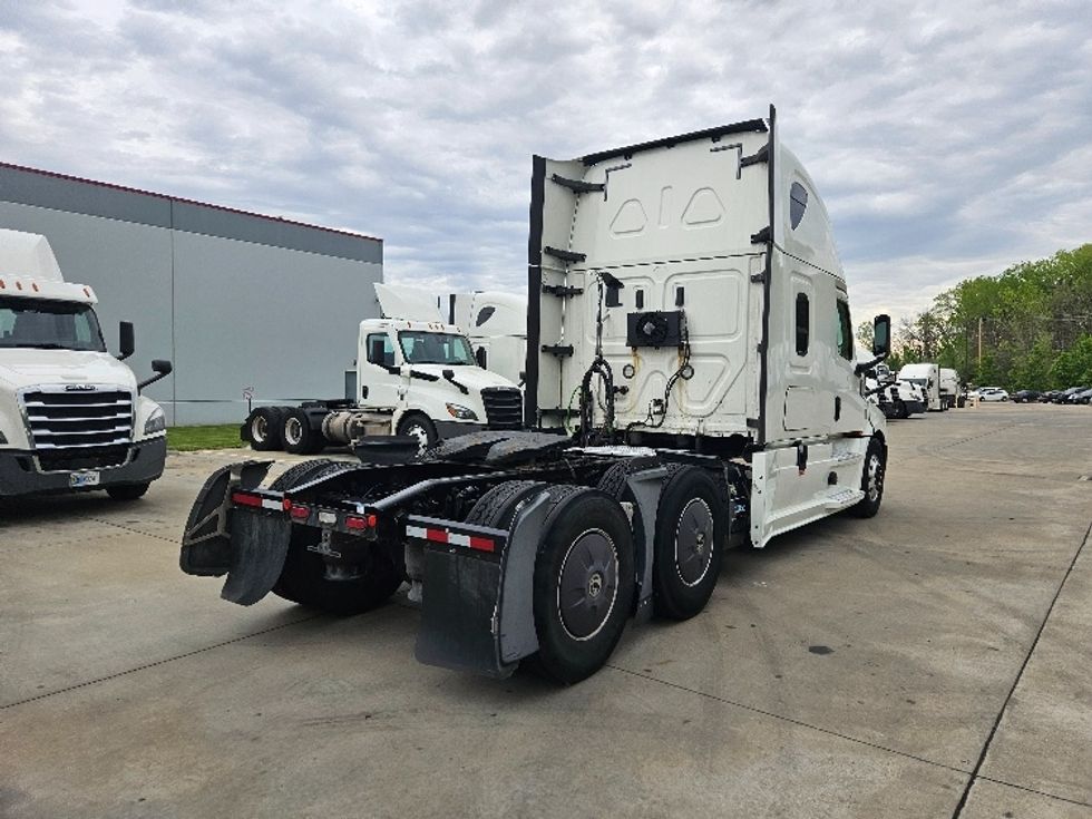 Sleeper Tractor-Heavy Duty Tractors-Freightliner-2020-T12664ST-Poplar Bluff-MO-705,440\n\t\tmiles-$ 46,250 - Image 7