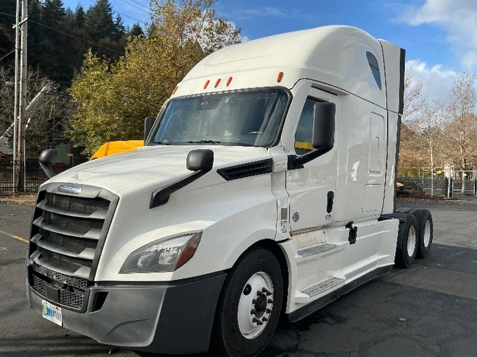 Sleeper Tractor-Heavy Duty Tractors-Freightliner-2020-T12664ST-Portland-OR-426,064\n\t\tmiles-$ 73,750 - Image 3