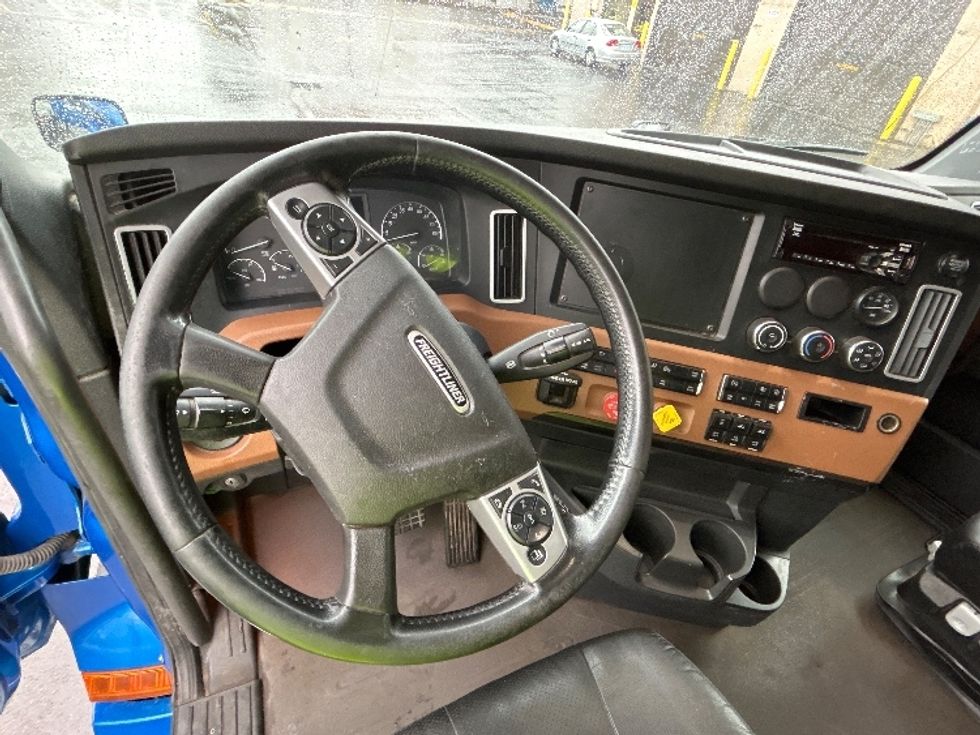 Sleeper Tractor-Heavy Duty Tractors-Freightliner-2020-T12664ST-Portland-OR-476,341\n\t\tmiles-$ 67,750 - Image 11