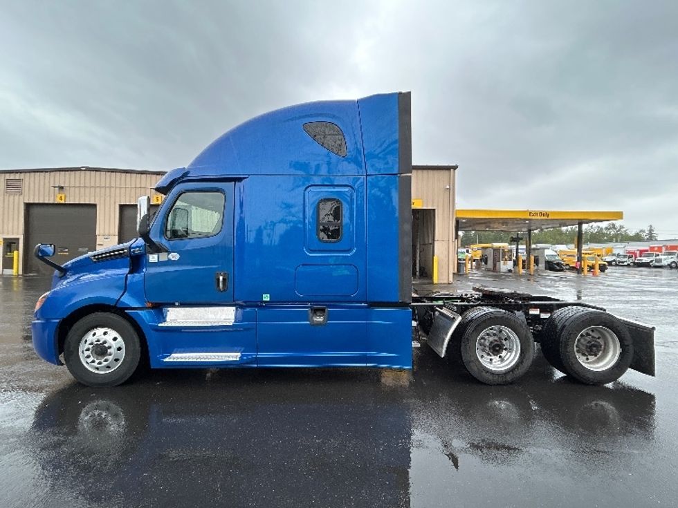 Sleeper Tractor-Heavy Duty Tractors-Freightliner-2020-T12664ST-Portland-OR-476,341\n\t\tmiles-$ 67,750 - Image 4