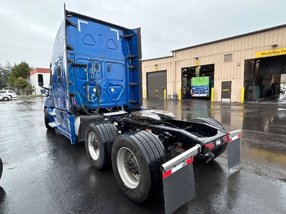 Sleeper Tractor-Heavy Duty Tractors-Freightliner-2020-T12664ST-Portland-OR-476,341\n\t\tmiles-$ 67,750 - Image 5