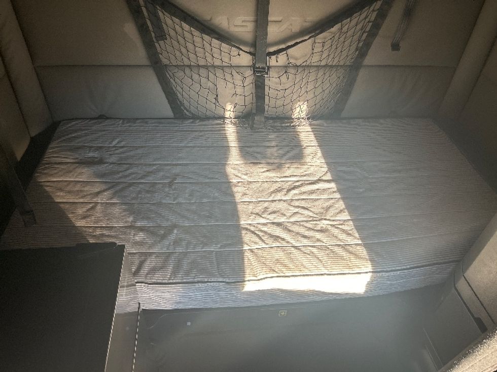 Sleeper Tractor-Heavy Duty Tractors-Freightliner-2020-T12664ST-Portland-OR-485,130\n\t\tmiles-$ 64,750 - Image 17