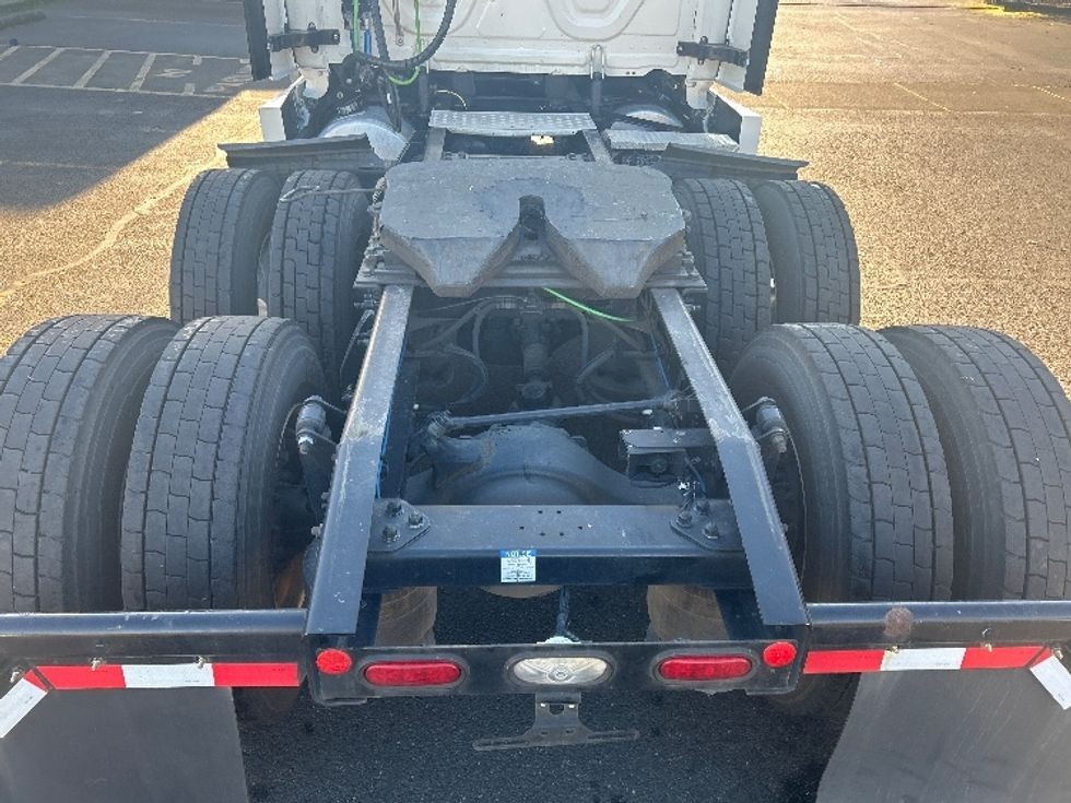 Sleeper Tractor-Heavy Duty Tractors-Freightliner-2020-T12664ST-Portland-OR-485,130\n\t\tmiles-$ 64,750 - Image 6