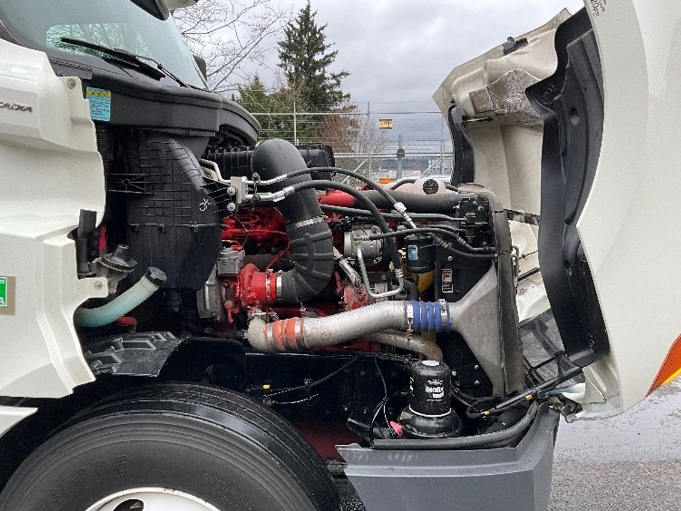 Sleeper Tractor-Heavy Duty Tractors-Freightliner-2020-T12664ST-Portland-OR-566,163\n\t\tmiles-$ 60,750 - Image 19