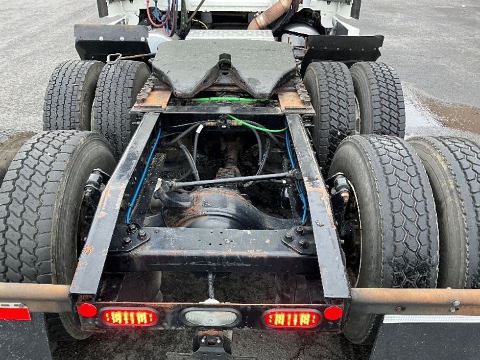 Sleeper Tractor-Heavy Duty Tractors-Freightliner-2020-T12664ST-Portland-OR-566,163\n\t\tmiles-$ 60,750 - Image 6