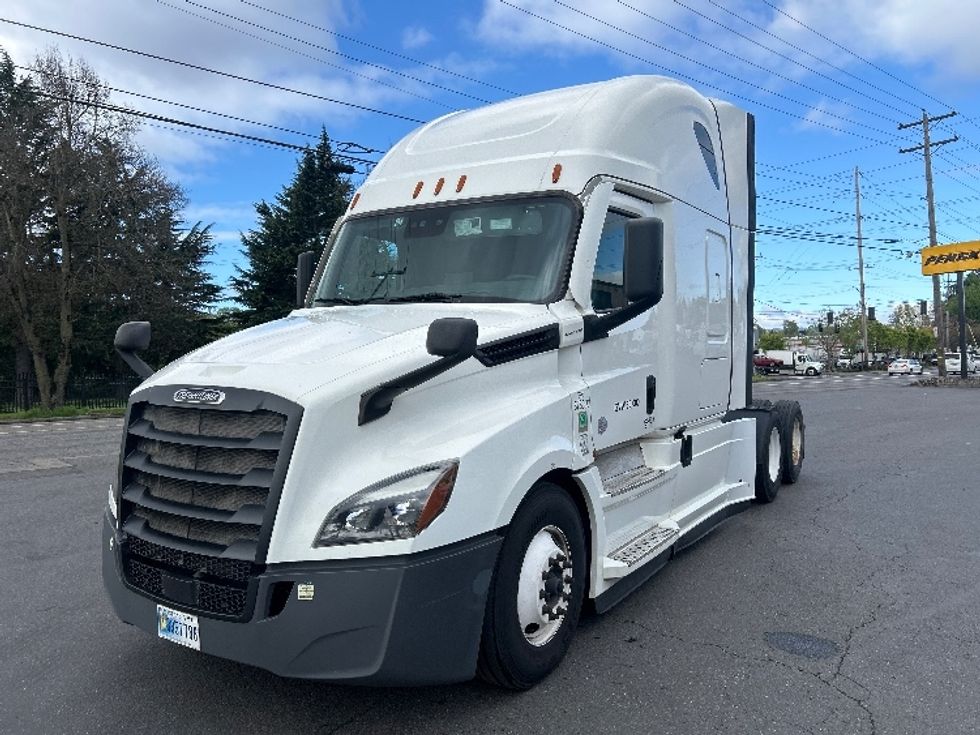 Sleeper Tractor-Heavy Duty Tractors-Freightliner-2020-T12664ST-Portland-OR-798,911\n\t\tmiles-$ 39,750 - Image 3