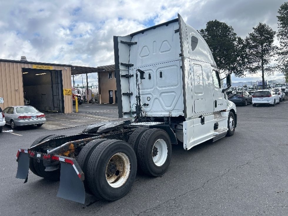Sleeper Tractor-Heavy Duty Tractors-Freightliner-2020-T12664ST-Portland-OR-798,911\n\t\tmiles-$ 39,750 - Image 7