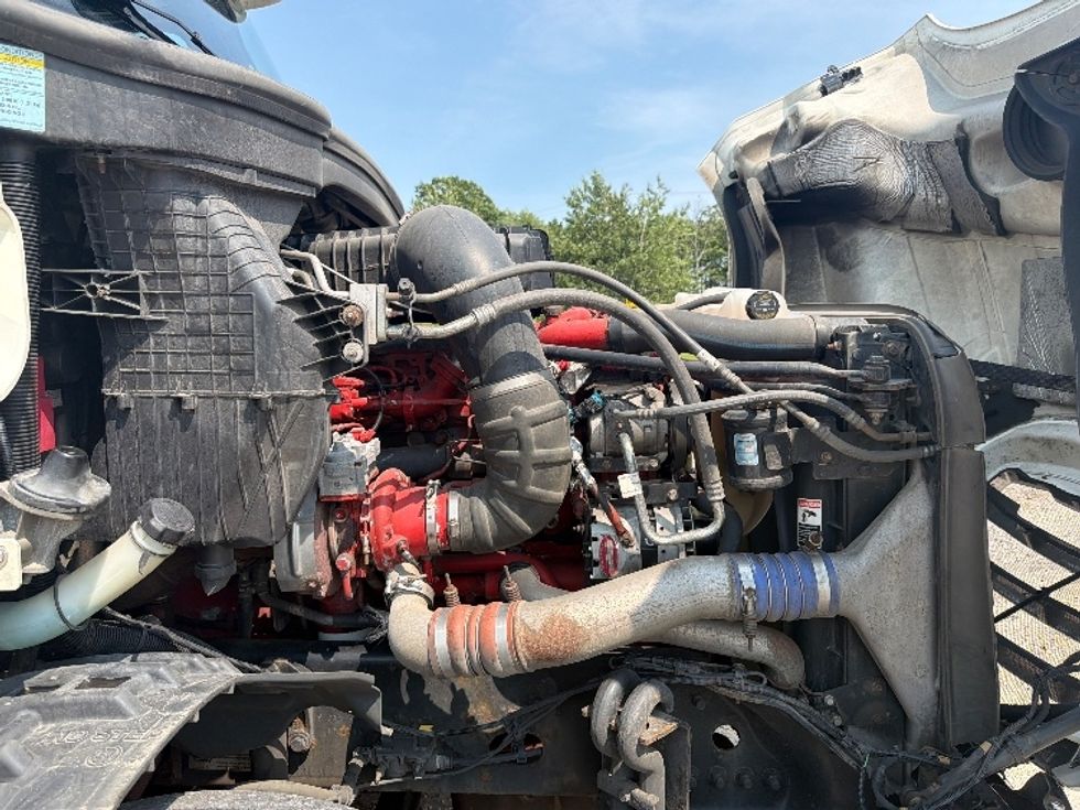 Sleeper Tractor-Heavy Duty Tractors-Freightliner-2020-T12664ST-Pottsville-PA-502,549\n\t\tmiles-$ 68,000 - Image 20