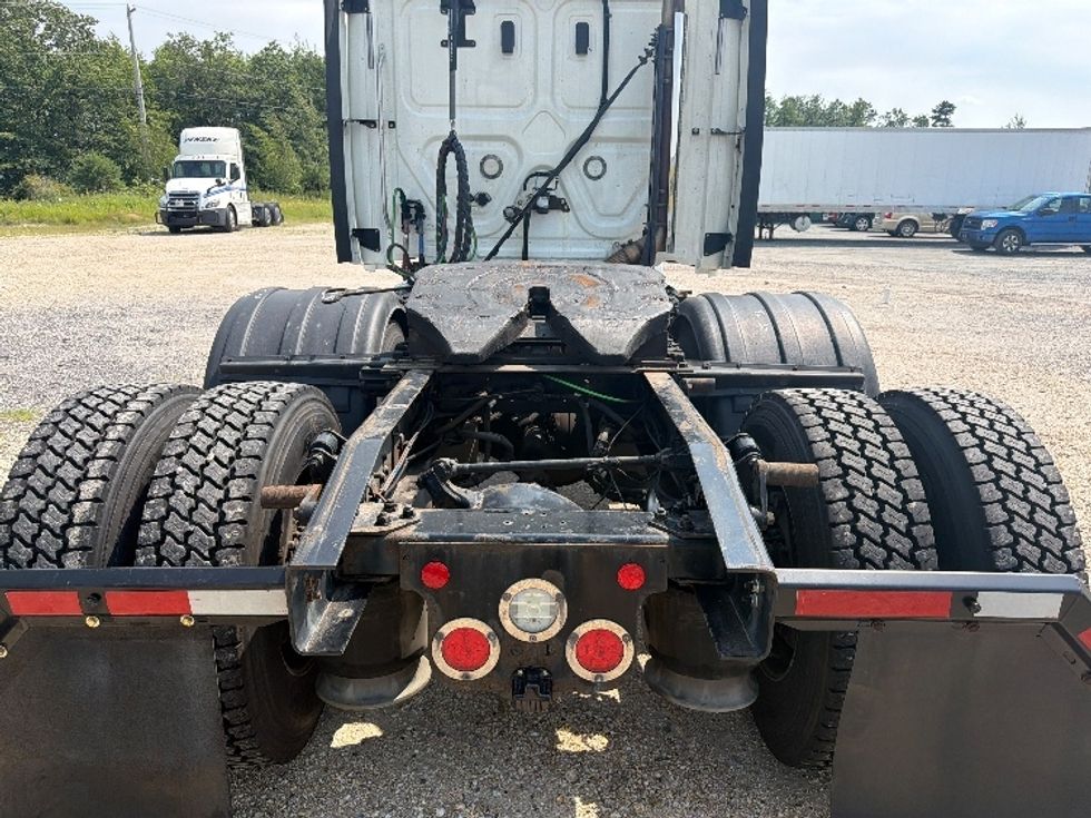 Sleeper Tractor-Heavy Duty Tractors-Freightliner-2020-T12664ST-Pottsville-PA-502,549\n\t\tmiles-$ 68,000 - Image 6