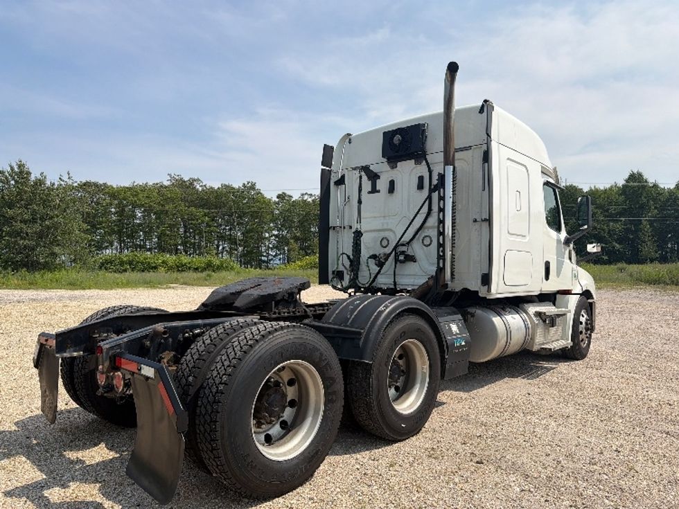 Sleeper Tractor-Heavy Duty Tractors-Freightliner-2020-T12664ST-Pottsville-PA-502,549\n\t\tmiles-$ 68,000 - Image 7