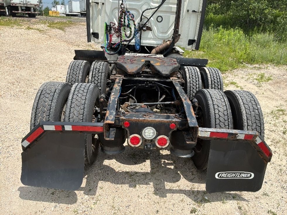 Sleeper Tractor-Heavy Duty Tractors-Freightliner-2020-T12664ST-Pottsville-PA-576,000\n\t\tmiles-$ 62,750 - Image 6