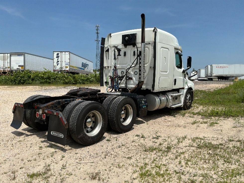 Sleeper Tractor-Heavy Duty Tractors-Freightliner-2020-T12664ST-Pottsville-PA-576,000\n\t\tmiles-$ 62,750 - Image 7