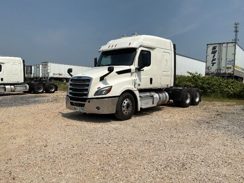 Sleeper Tractor-Heavy Duty Tractors-Freightliner-2020-T12664ST-Pottsville-PA-628,990\n\t\tmiles-$ 59,250 - Image 3