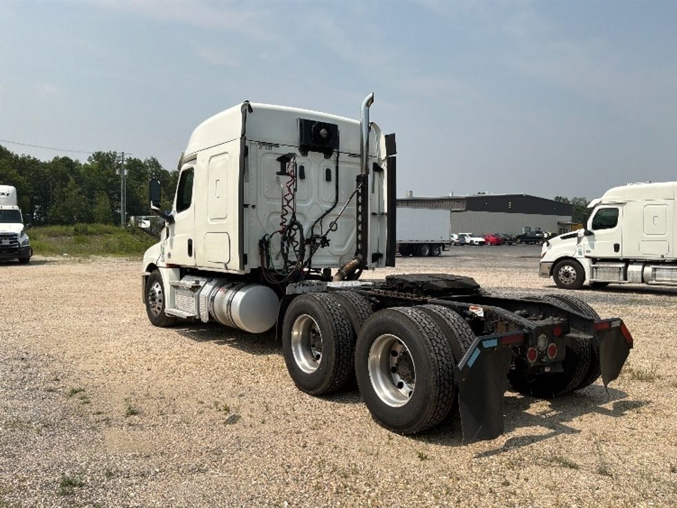 Sleeper Tractor-Heavy Duty Tractors-Freightliner-2020-T12664ST-Pottsville-PA-628,990\n\t\tmiles-$ 59,250 - Image 5