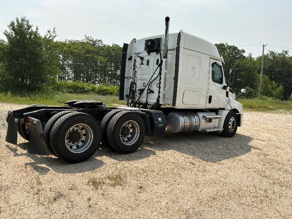 Sleeper Tractor-Heavy Duty Tractors-Freightliner-2020-T12664ST-Pottsville-PA-628,990\n\t\tmiles-$ 59,250 - Image 7