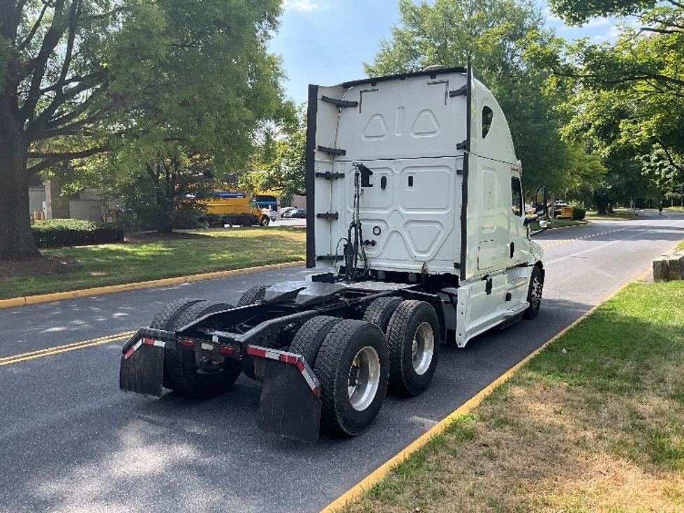 Sleeper Tractor-Heavy Duty Tractors-Freightliner-2020-T12664ST-Pottsville-PA-674,779\n\t\tmiles-$ 51,750 - Image 7