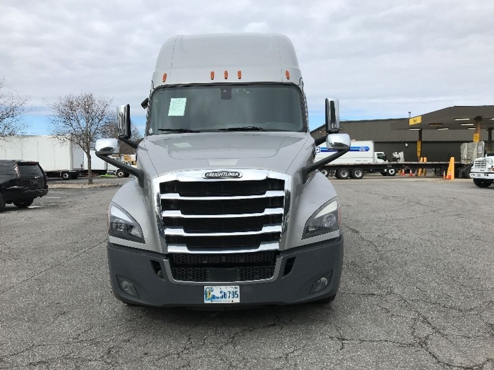 Sleeper Tractor-Heavy Duty Tractors-Freightliner-2020-T12664ST-Prince George-VA-308,861\n\t\tmiles-$ 69,500 - Image 2