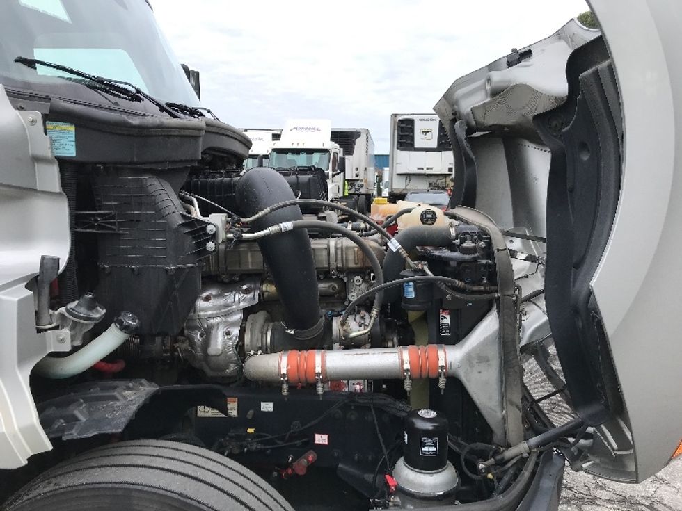 Sleeper Tractor-Heavy Duty Tractors-Freightliner-2020-T12664ST-Prince George-VA-308,861\n\t\tmiles-$ 69,500 - Image 20