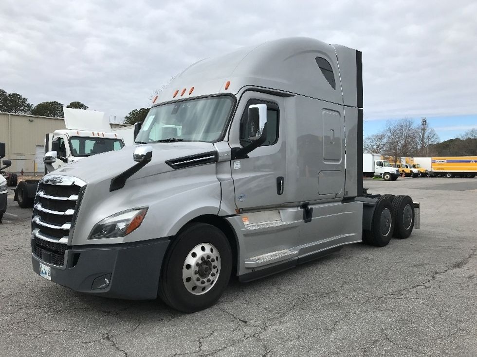 Sleeper Tractor-Heavy Duty Tractors-Freightliner-2020-T12664ST-Prince George-VA-308,861\n\t\tmiles-$ 69,500 - Image 3