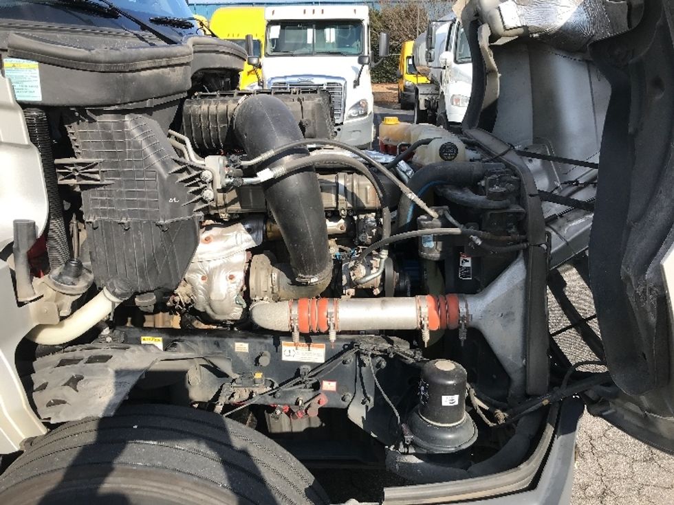 Sleeper Tractor-Heavy Duty Tractors-Freightliner-2020-T12664ST-Prince George-VA-415,918\n\t\tmiles-$ 63,750 - Image 20