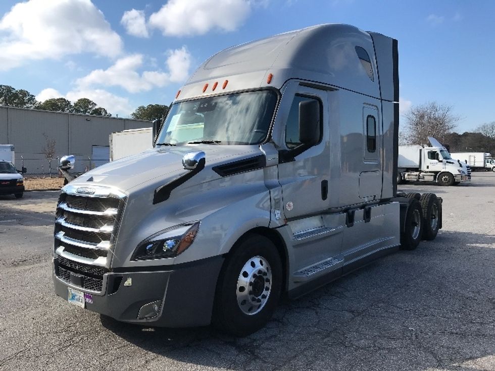 Sleeper Tractor-Heavy Duty Tractors-Freightliner-2020-T12664ST-Prince George-VA-415,918\n\t\tmiles-$ 63,750 - Image 3