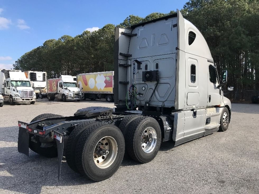 Sleeper Tractor-Heavy Duty Tractors-Freightliner-2020-T12664ST-Prince George-VA-415,918\n\t\tmiles-$ 63,750 - Image 7