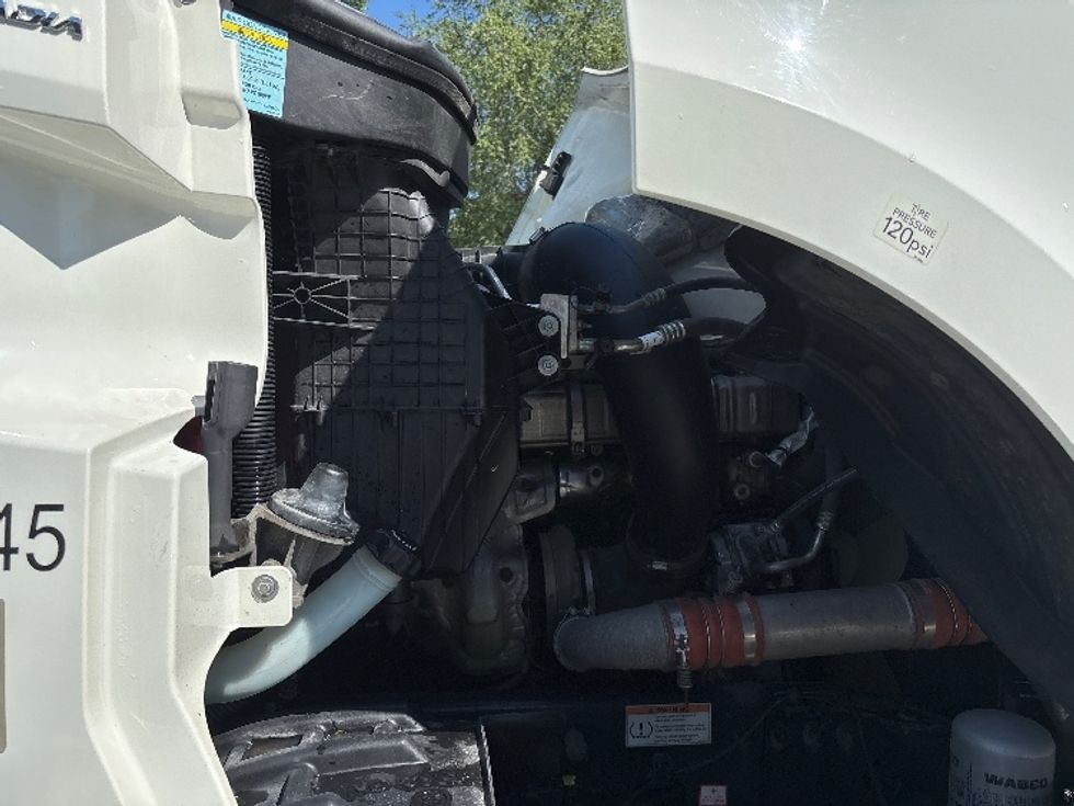 Sleeper Tractor-Heavy Duty Tractors-Freightliner-2020-T12664ST-Prince George-VA-424,035\n\t\tmiles-$ 68,750 - Image 21