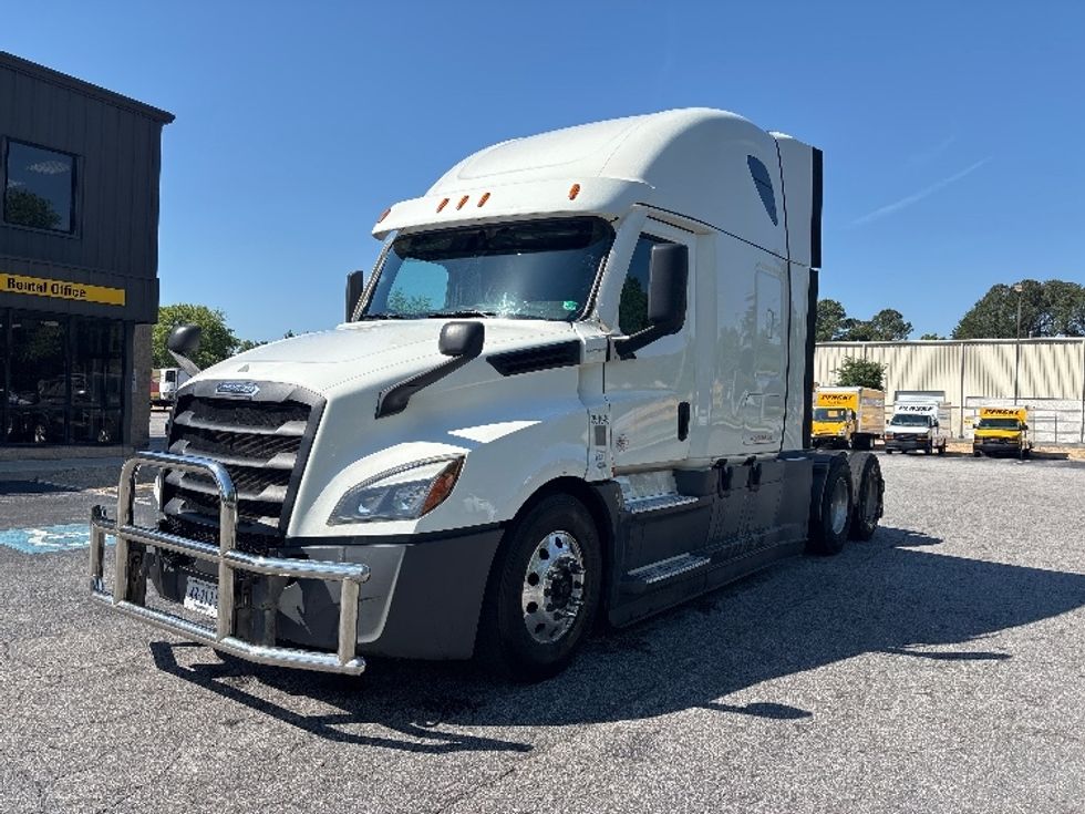 Sleeper Tractor-Heavy Duty Tractors-Freightliner-2020-T12664ST-Prince George-VA-424,035\n\t\tmiles-$ 68,750 - Image 3