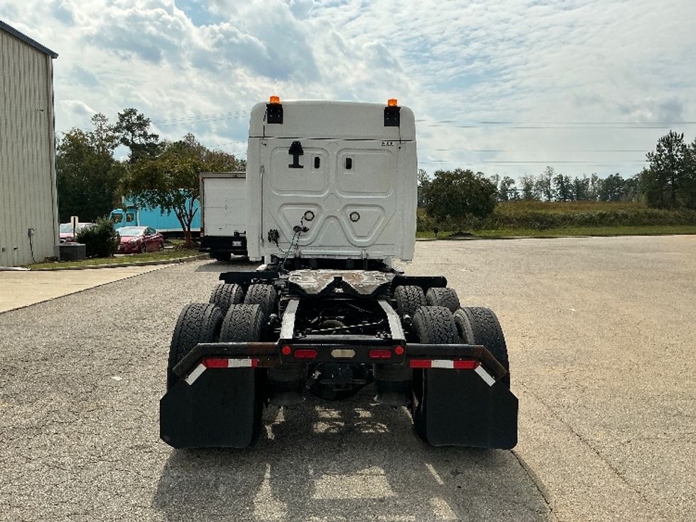 Sleeper Tractor-Heavy Duty Tractors-Freightliner-2020-T12664ST-Prince George-VA-428,424\n\t\tmiles-$ 68,750 - Image 6