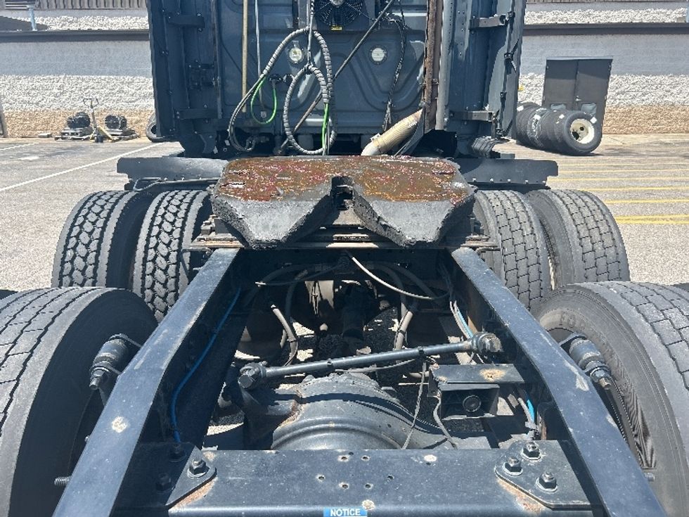 Sleeper Tractor-Heavy Duty Tractors-Freightliner-2020-T12664ST-Prince George-VA-456,926\n\t\tmiles-$ 68,500 - Image 6
