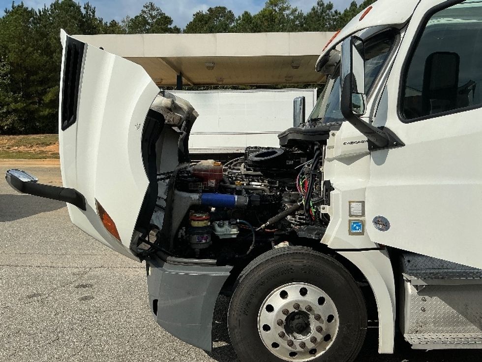 Sleeper Tractor-Heavy Duty Tractors-Freightliner-2020-T12664ST-Prince George-VA-481,235\n\t\tmiles-$ 64,250 - Image 21