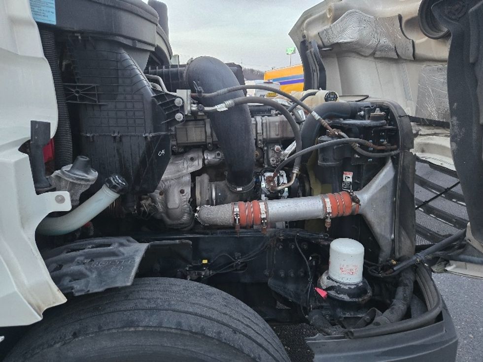 Sleeper Tractor-Heavy Duty Tractors-Freightliner-2020-T12664ST-Prince George-VA-565,276\n\t\tmiles-$ 53,750 - Image 20