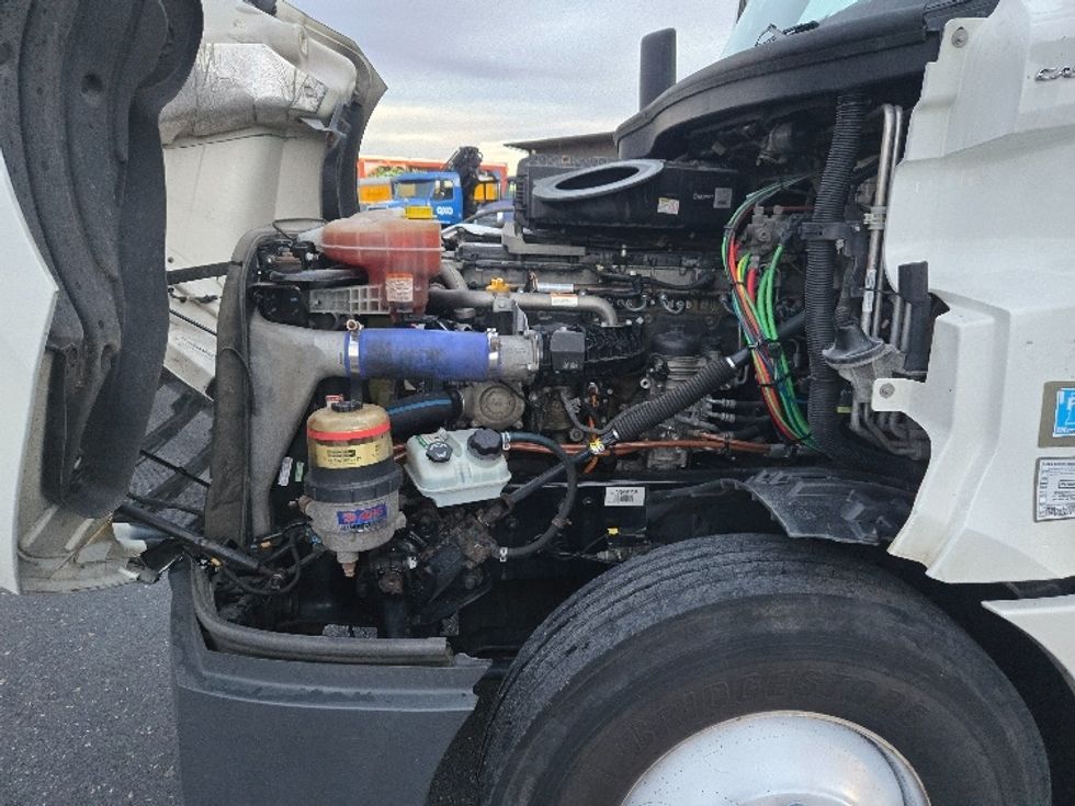 Sleeper Tractor-Heavy Duty Tractors-Freightliner-2020-T12664ST-Prince George-VA-565,276\n\t\tmiles-$ 53,750 - Image 21