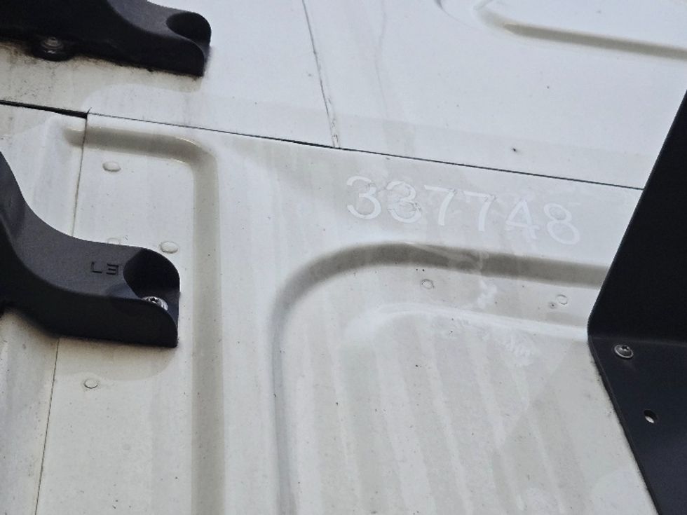 Sleeper Tractor-Heavy Duty Tractors-Freightliner-2020-T12664ST-Prince George-VA-565,276\n\t\tmiles-$ 53,750 - Image 24