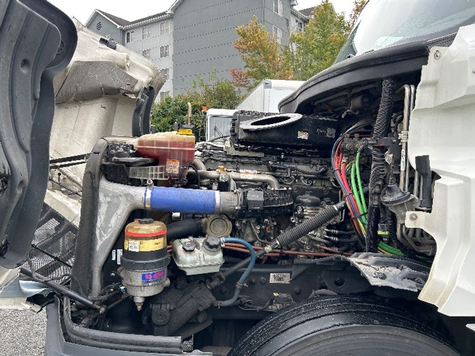 Sleeper Tractor-Heavy Duty Tractors-Freightliner-2020-T12664ST-Prince George-VA-602,840\n\t\tmiles-$ 53,250 - Image 20