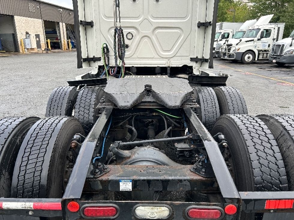 Sleeper Tractor-Heavy Duty Tractors-Freightliner-2020-T12664ST-Prince George-VA-602,840\n\t\tmiles-$ 53,250 - Image 5