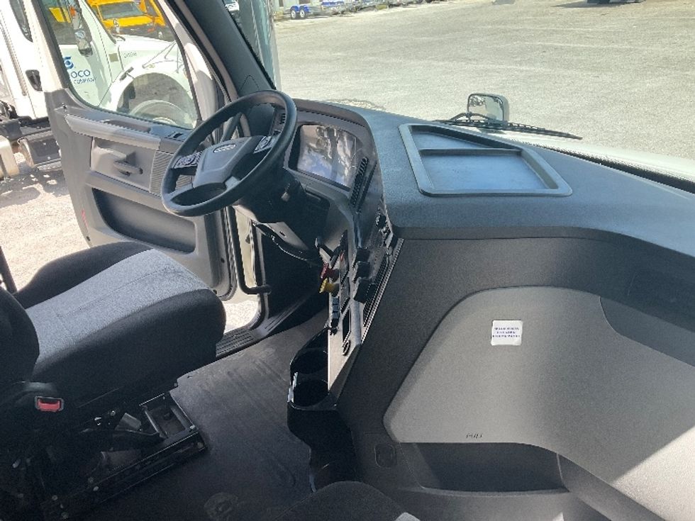 Sleeper Tractor-Heavy Duty Tractors-Freightliner-2020-T12664ST-Prince George-VA-691,027\n\t\tmiles-$ 48,750 - Image 15