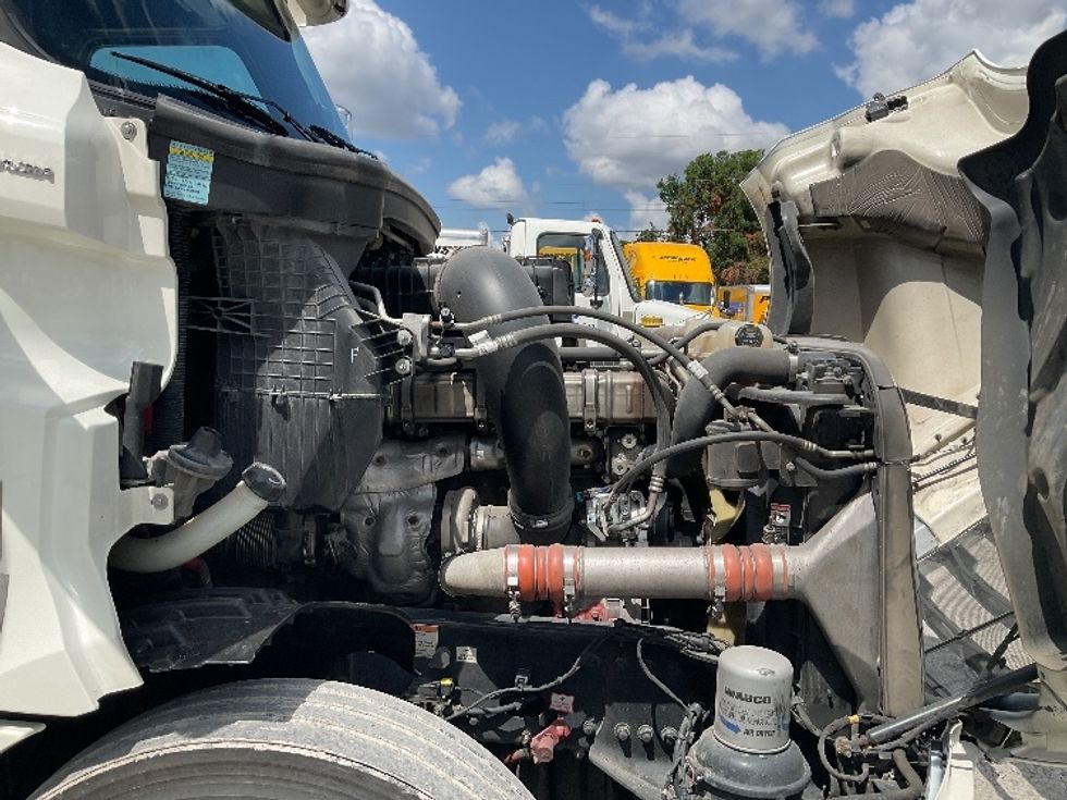 Sleeper Tractor-Heavy Duty Tractors-Freightliner-2020-T12664ST-Prince George-VA-691,027\n\t\tmiles-$ 48,750 - Image 20