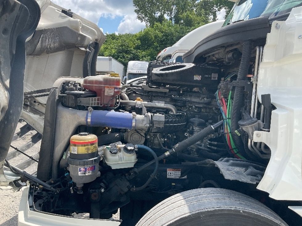 Sleeper Tractor-Heavy Duty Tractors-Freightliner-2020-T12664ST-Prince George-VA-691,027\n\t\tmiles-$ 48,750 - Image 21