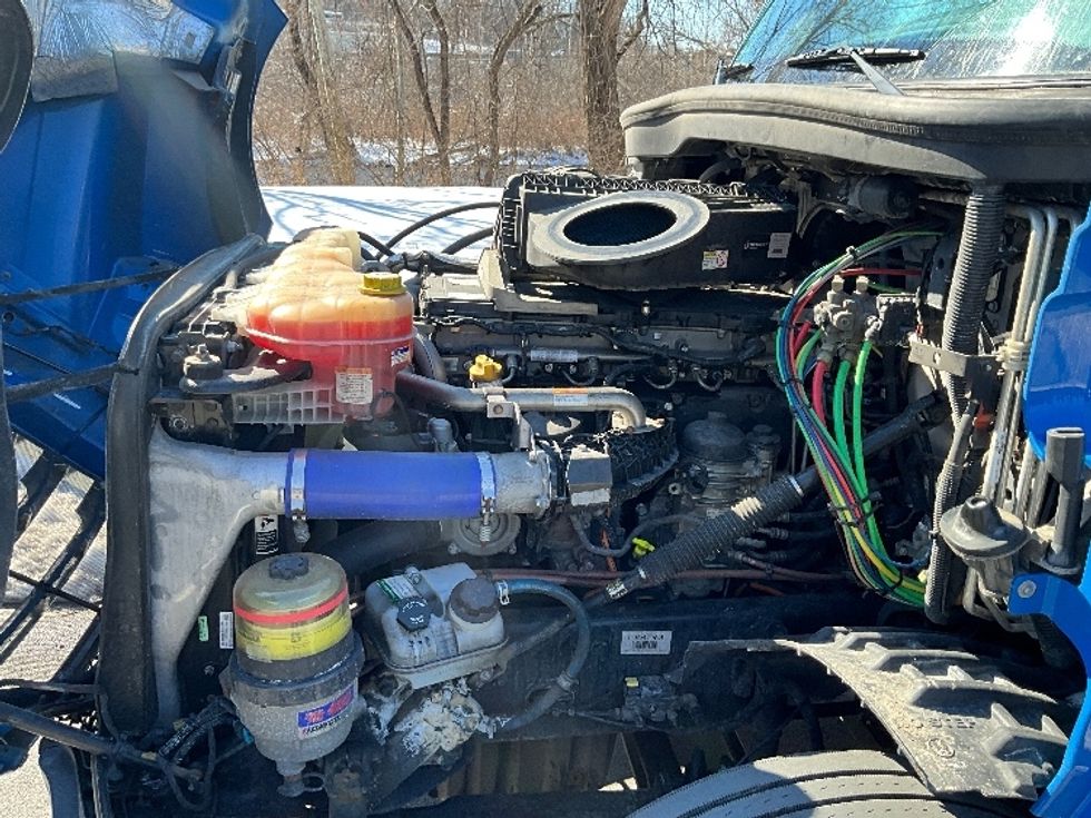 Sleeper Tractor-Heavy Duty Tractors-Freightliner-2020-T12664ST-Reading-PA-506,497\n\t\tmiles-$ 54,250 - Image 21