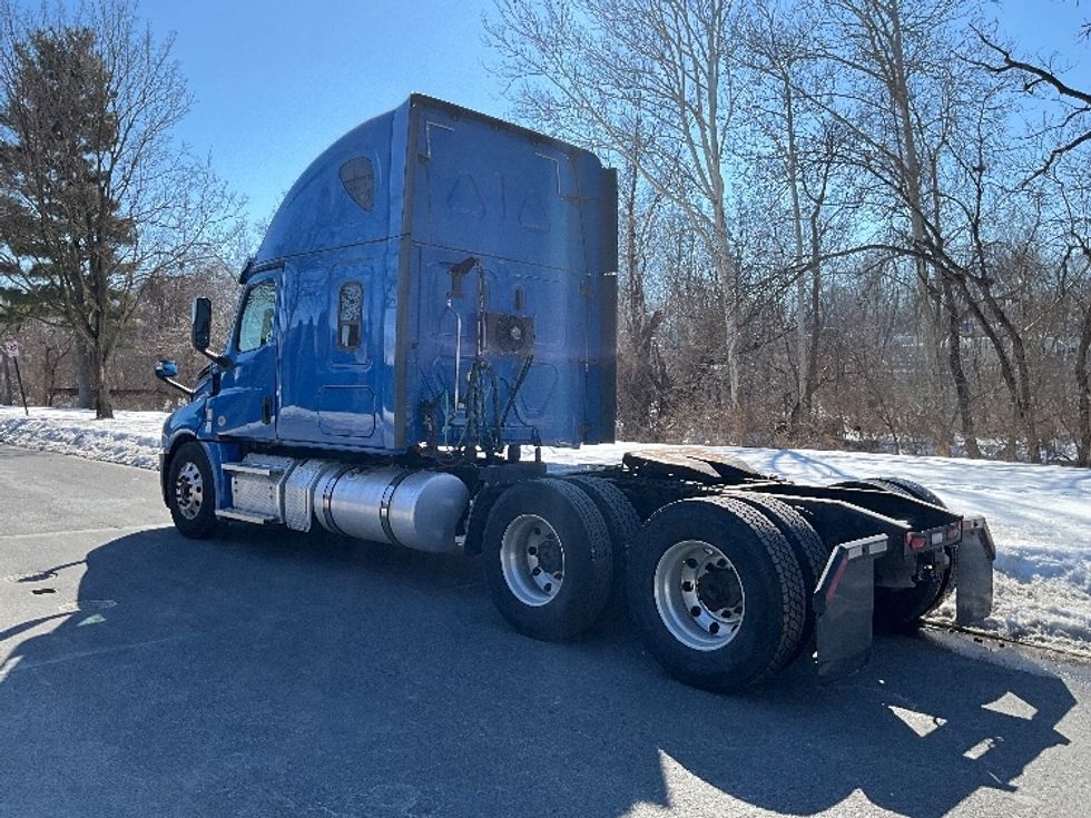 Sleeper Tractor-Heavy Duty Tractors-Freightliner-2020-T12664ST-Reading-PA-506,497\n\t\tmiles-$ 54,250 - Image 5
