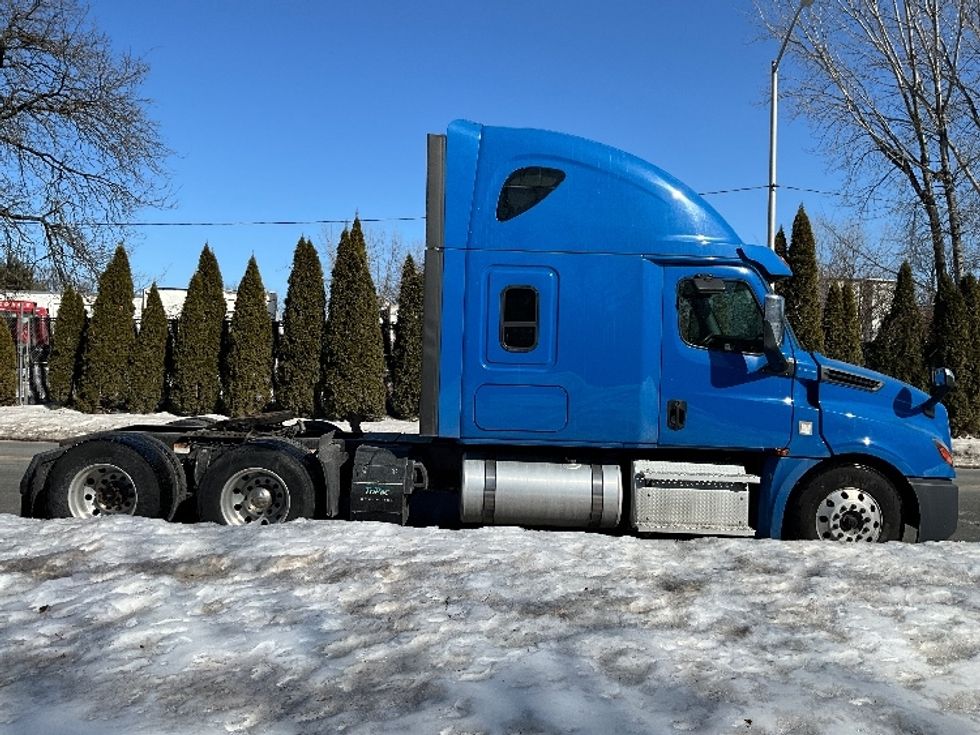 Sleeper Tractor-Heavy Duty Tractors-Freightliner-2020-T12664ST-Reading-PA-506,497\n\t\tmiles-$ 54,250 - Image 8