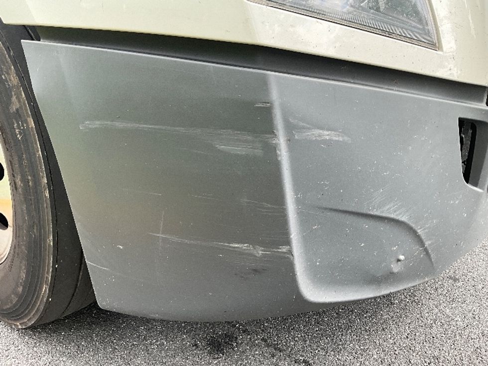 Sleeper Tractor-Heavy Duty Tractors-Freightliner-2020-T12664ST-Reading-PA-517,500\n\t\tmiles-$ 59,250 - Image 25